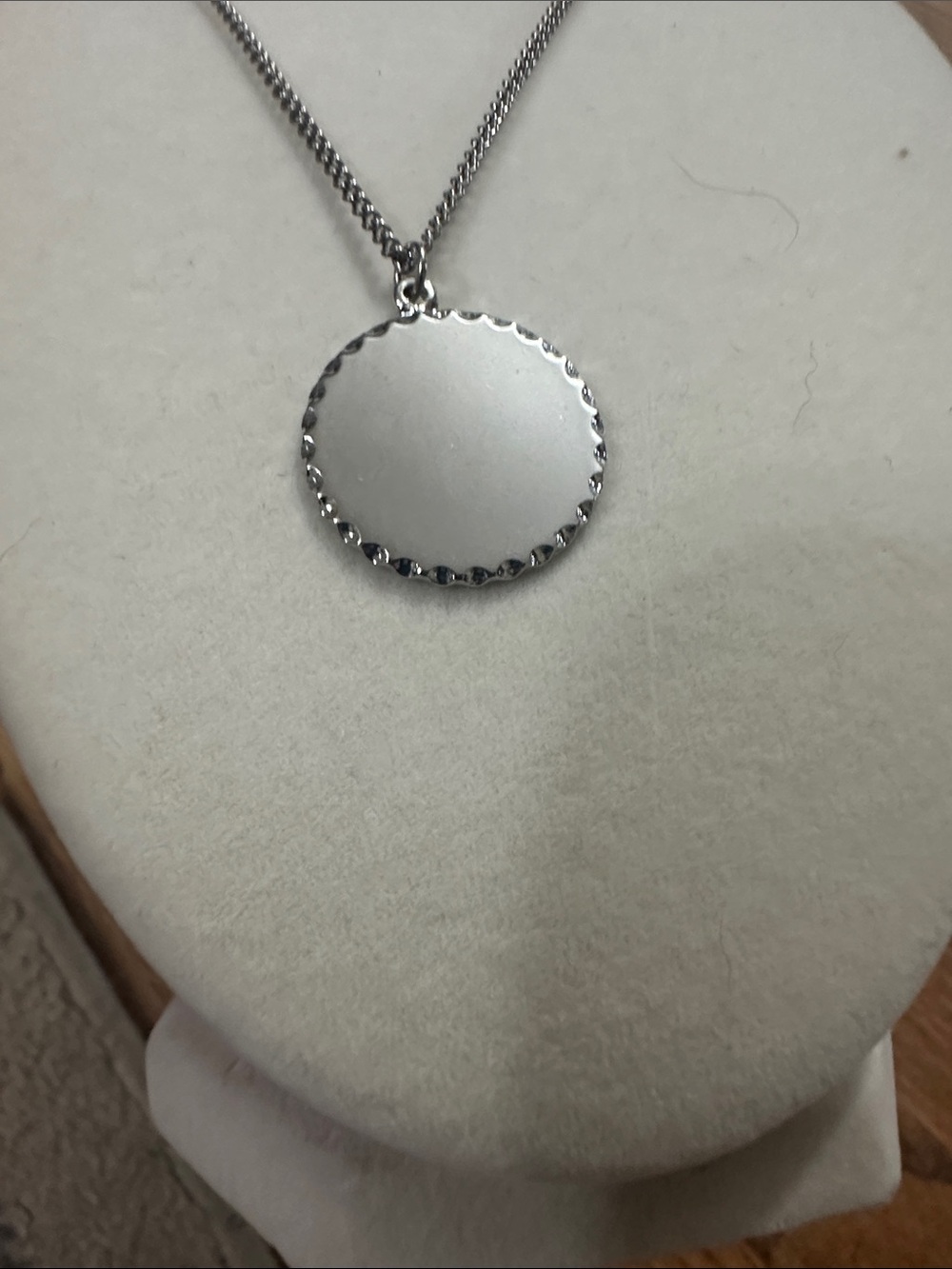 2 necklaces. 1 bracelet. Bag#47. Bundle for better pricing. - Picture 8 of 13